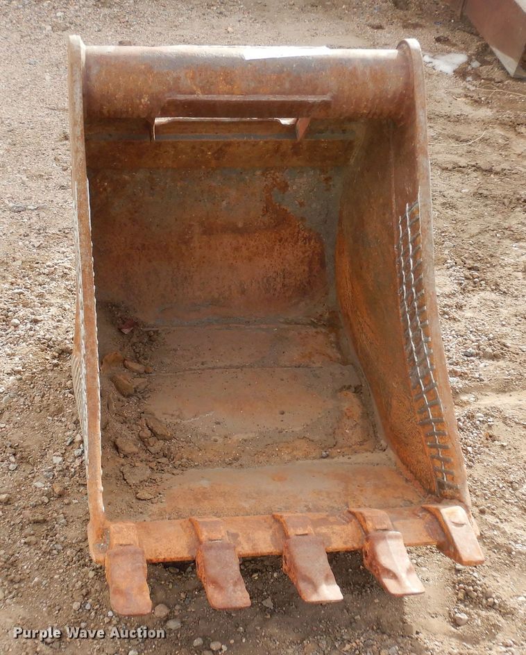 Wain Roy 22"W excavator bucket in Colorado Springs, CO Item MR9646