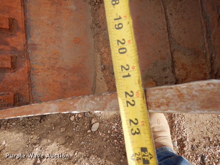 image for item MR9646 Wain Roy  22"W excavator bucket