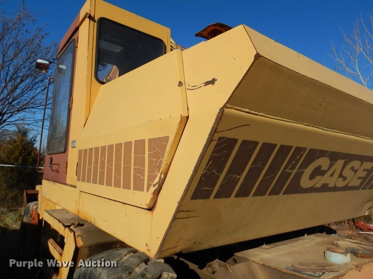 image for item MW9410 1993 Case 1085C  wheeled excavator