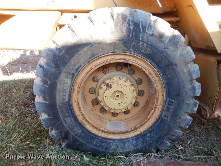 image for item MW9410 1993 Case 1085C  wheeled excavator