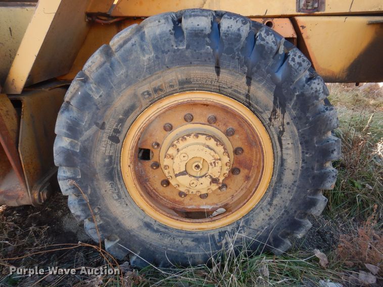 image for item MW9410 1993 Case 1085C  wheeled excavator