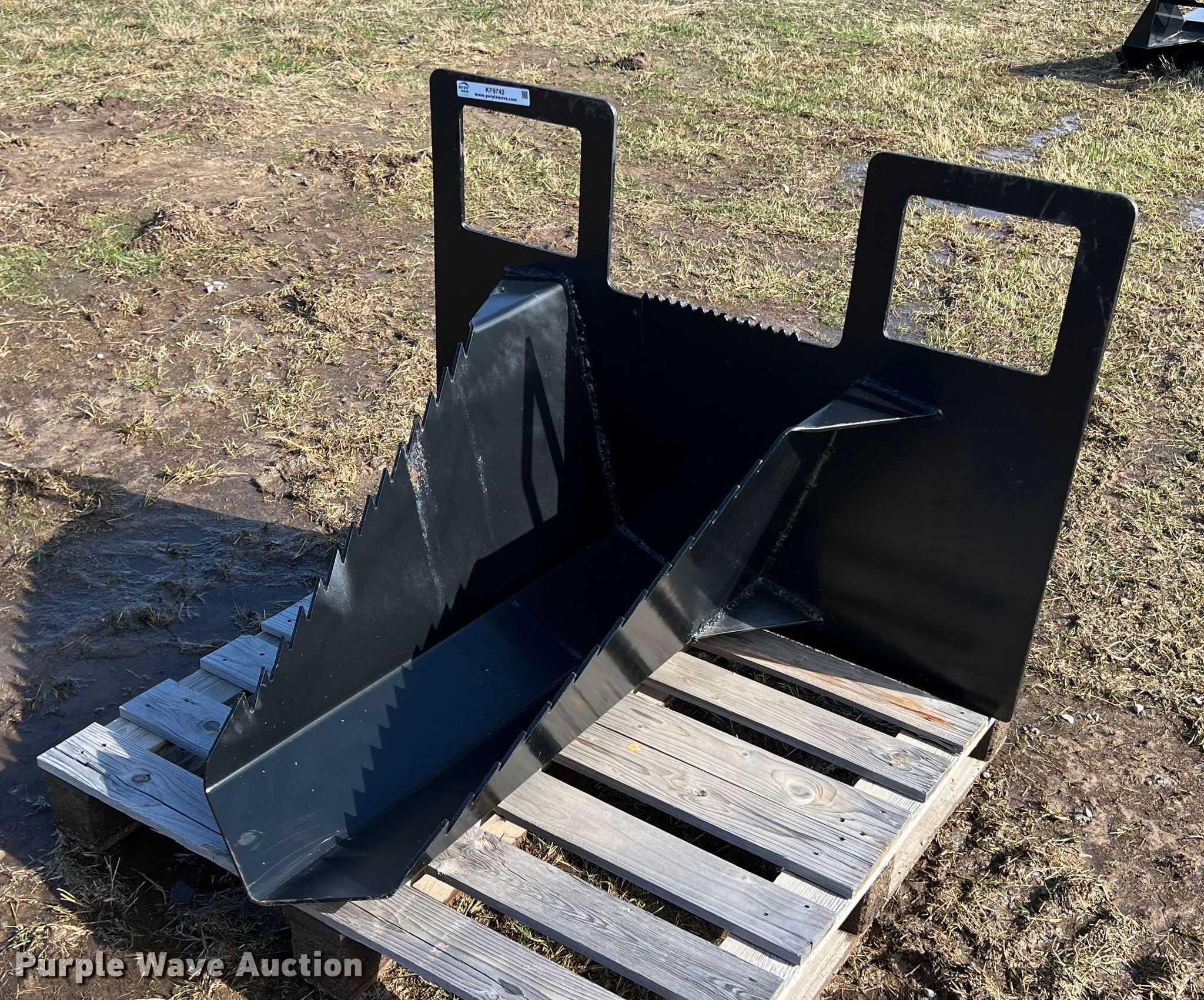 Skid steer stump bucket in Chouteau, OK Item KF9742 sold Purple Wave