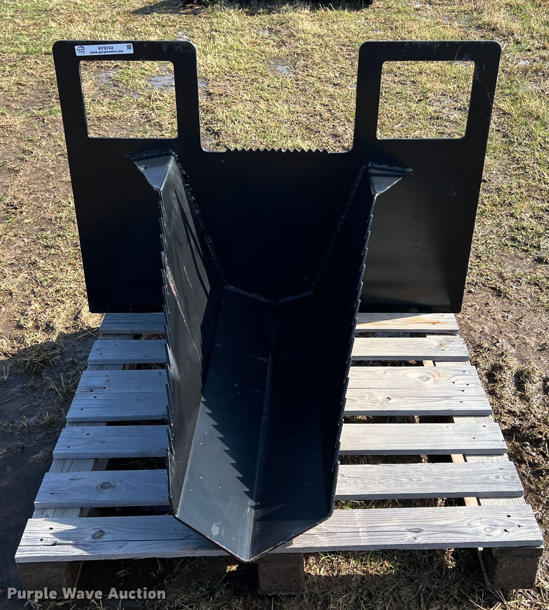Skid steer stump bucket in Chouteau, OK Item KF9742 sold Purple Wave