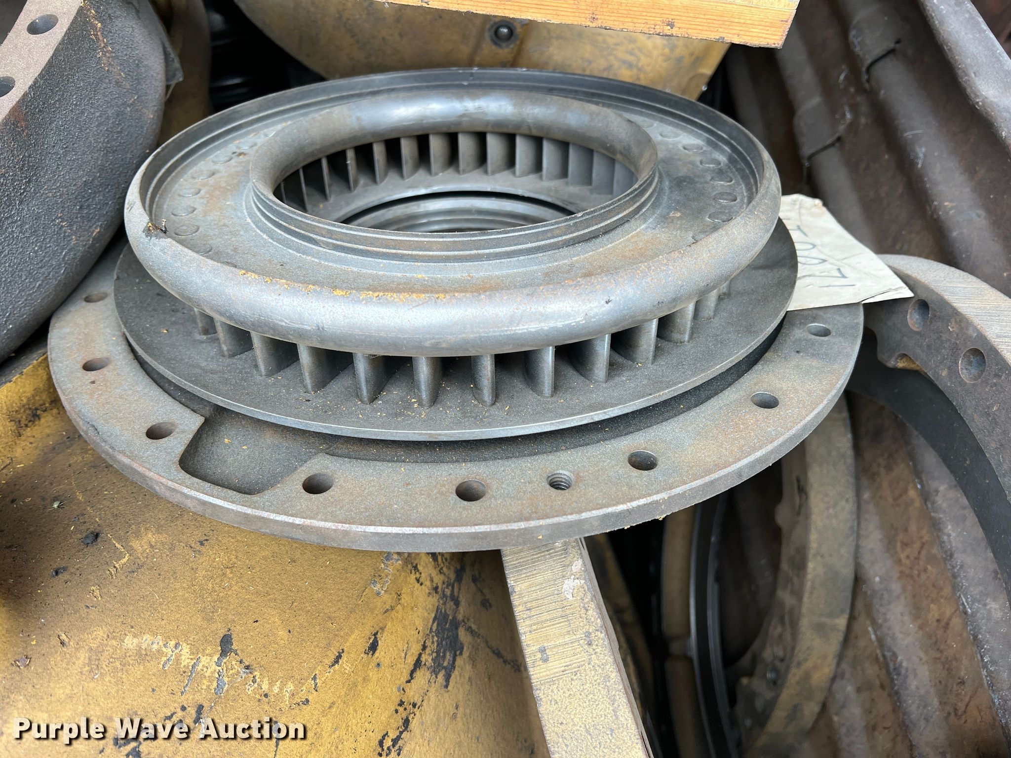 Caterpillar parts in Cresson, TX | Item LW9240 sold | Purple Wave