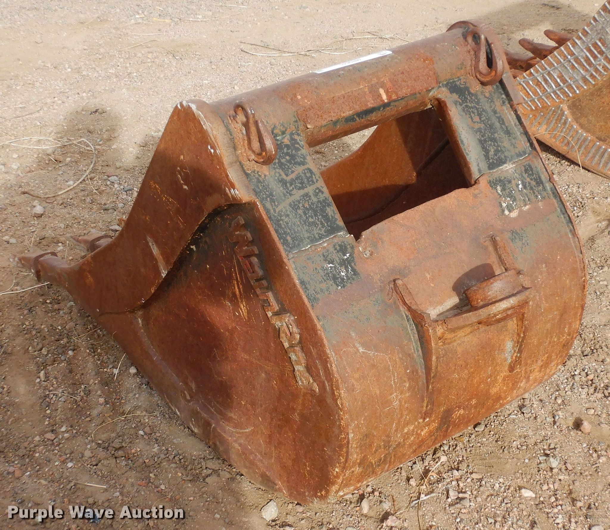 Wain Roy 23"W excavator bucket in Colorado Springs, CO Item MR9645