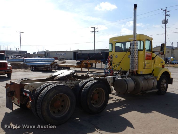 image for item DK0989 1999 Kenworth T800B  semi truck