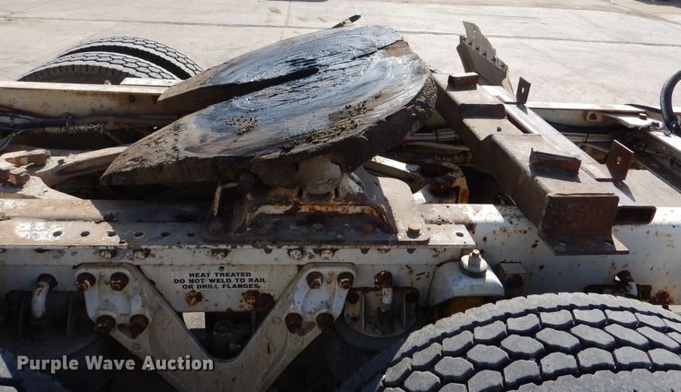 image for item DK0989 1999 Kenworth T800B  semi truck