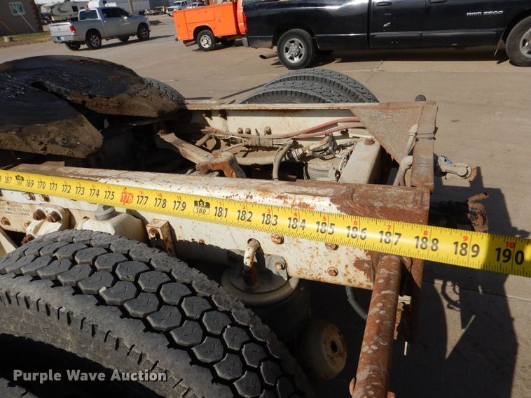 image for item DK0989 1999 Kenworth T800B  semi truck