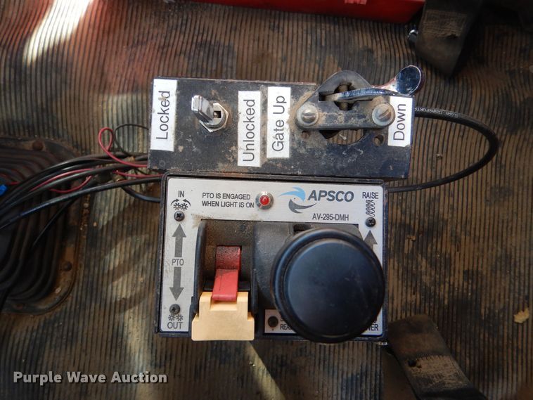 image for item DK0989 1999 Kenworth T800B  semi truck