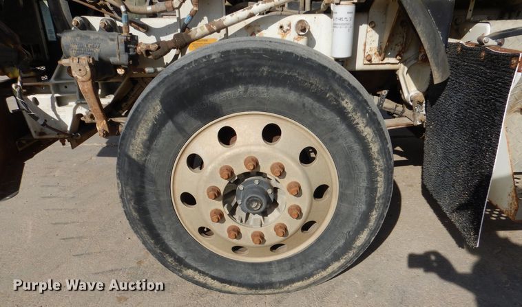 image for item DK0989 1999 Kenworth T800B  semi truck