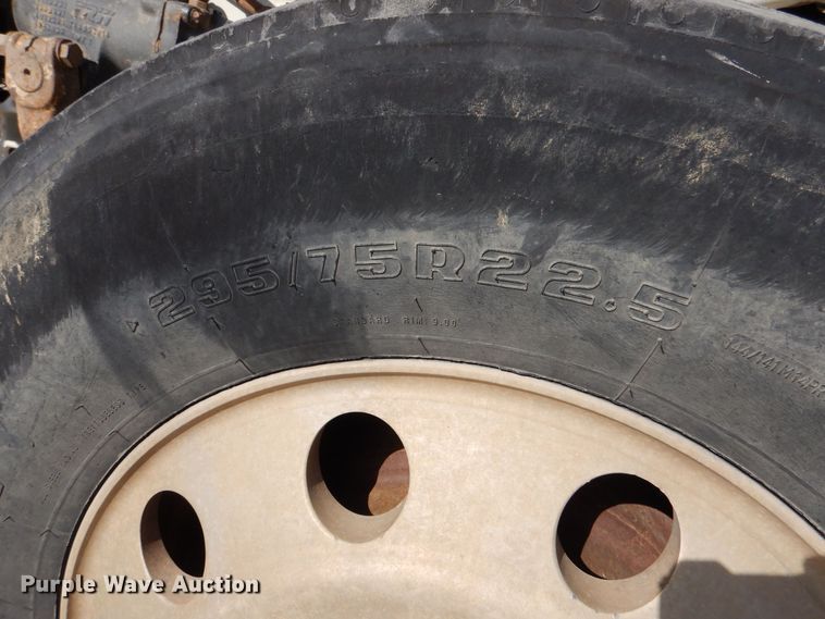 image for item DK0989 1999 Kenworth T800B  semi truck