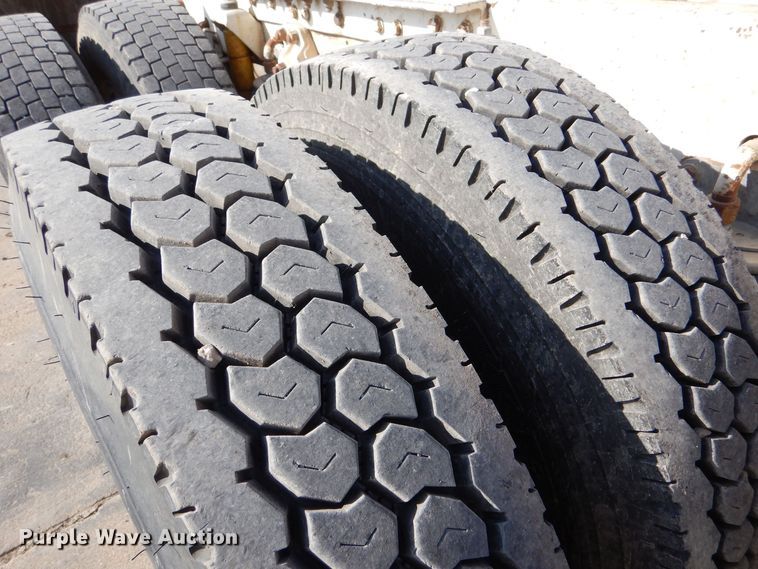 image for item DK0989 1999 Kenworth T800B  semi truck