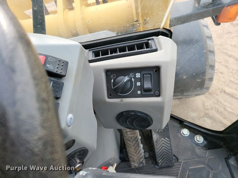 image for item DK0997 2016 Caterpillar 903C2  wheel loader