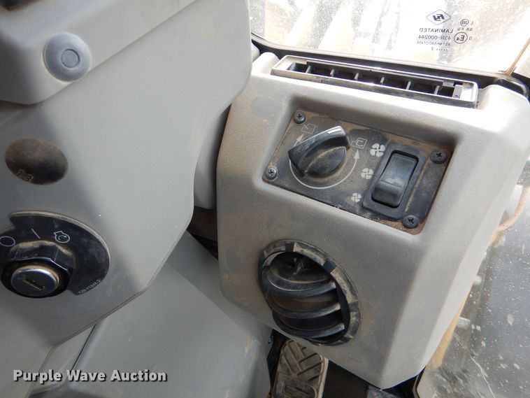 image for item DK0998 2017 Caterpillar 903C2  wheel loader