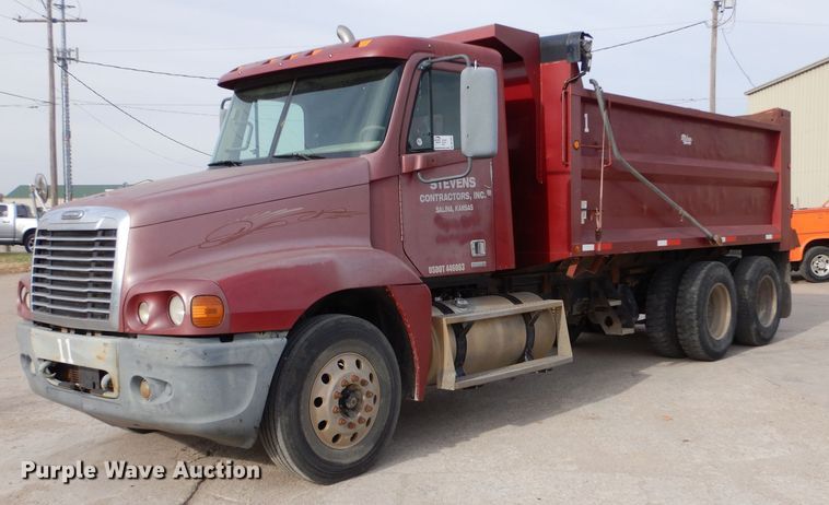 image for item DK1001 2005 Freightliner Century Class ST  dump truck