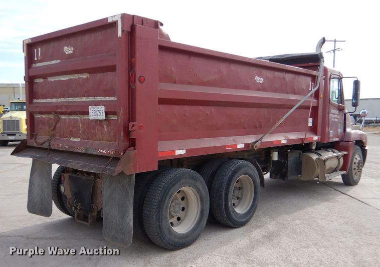 image for item DK1001 2005 Freightliner Century Class ST  dump truck