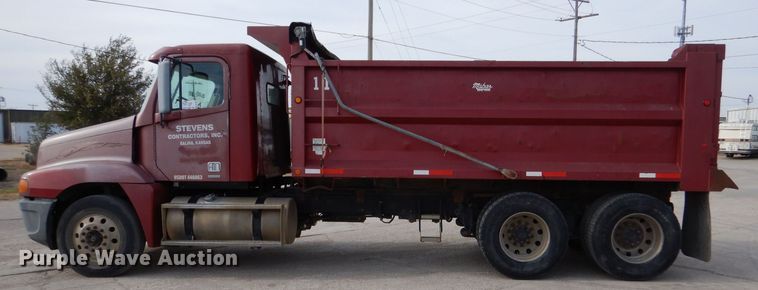 image for item DK1001 2005 Freightliner Century Class ST  dump truck