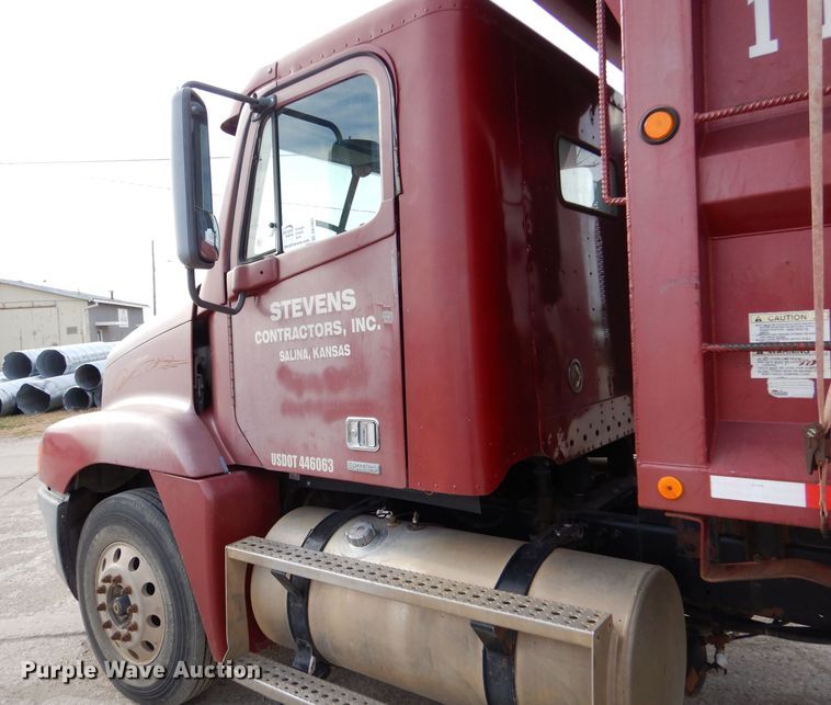 image for item DK1001 2005 Freightliner Century Class ST  dump truck