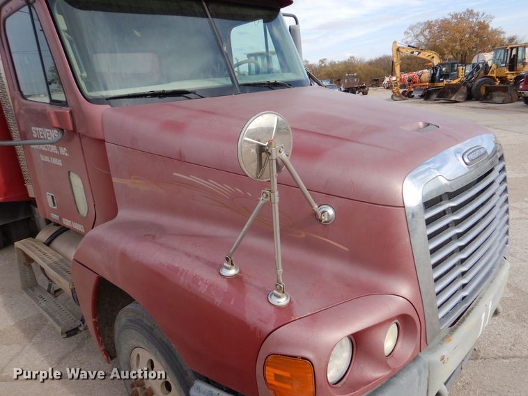 image for item DK1001 2005 Freightliner Century Class ST  dump truck