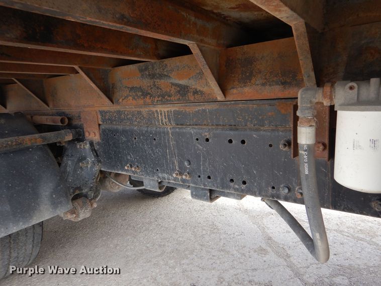 image for item DK1001 2005 Freightliner Century Class ST  dump truck