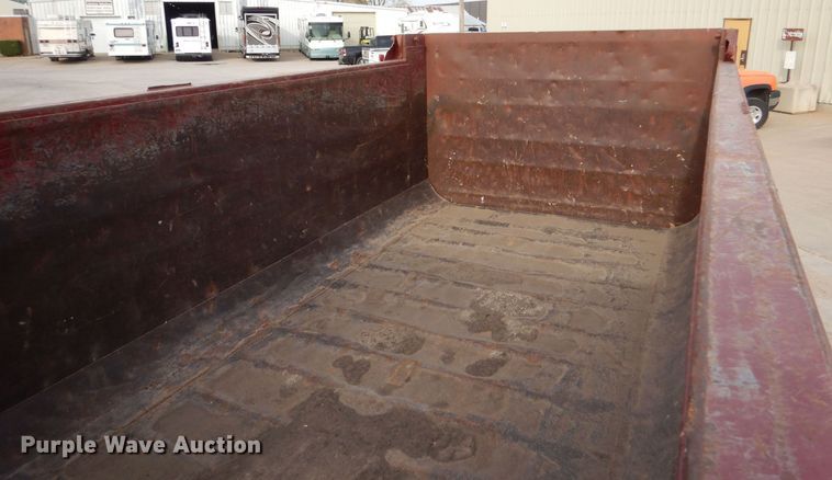 image for item DK1001 2005 Freightliner Century Class ST  dump truck