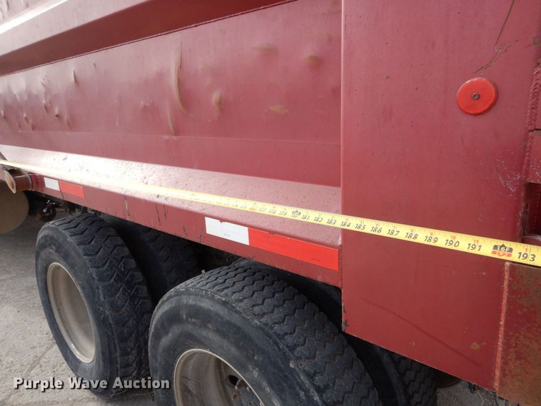 image for item DK1001 2005 Freightliner Century Class ST  dump truck