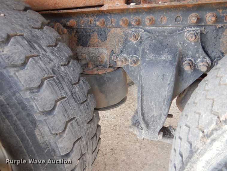 image for item DK1001 2005 Freightliner Century Class ST  dump truck