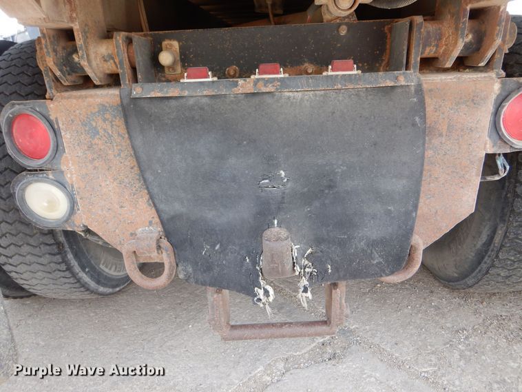 image for item DK1001 2005 Freightliner Century Class ST  dump truck