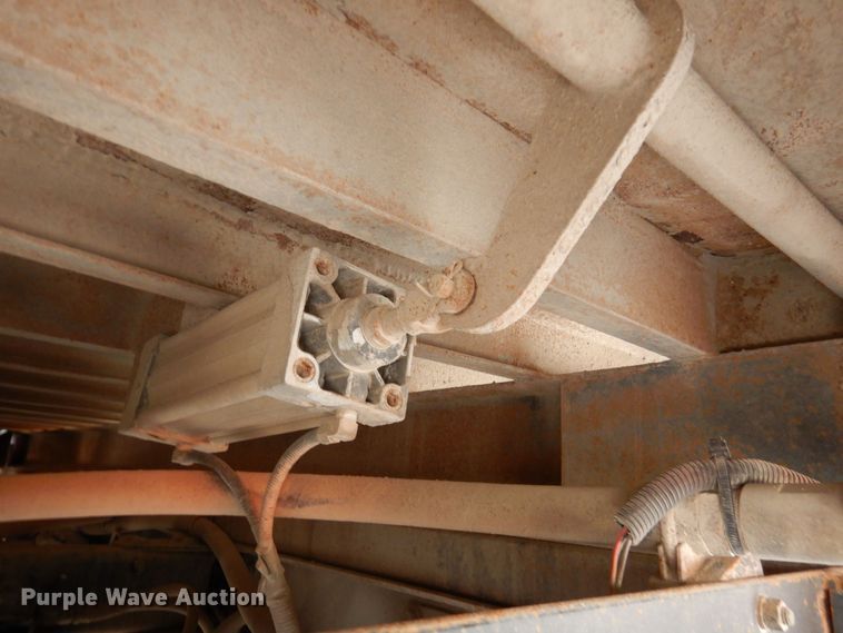 image for item DK1001 2005 Freightliner Century Class ST  dump truck