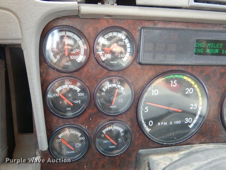 image for item DK1001 2005 Freightliner Century Class ST  dump truck