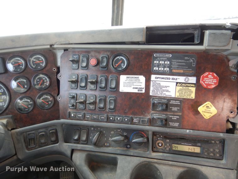 image for item DK1001 2005 Freightliner Century Class ST  dump truck