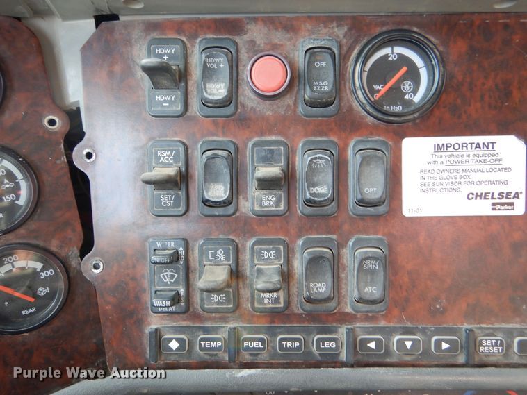 image for item DK1001 2005 Freightliner Century Class ST  dump truck