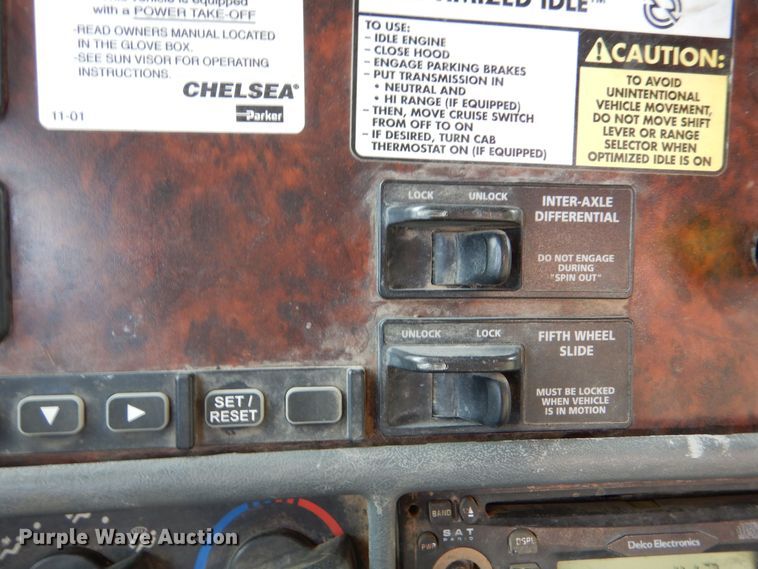 image for item DK1001 2005 Freightliner Century Class ST  dump truck