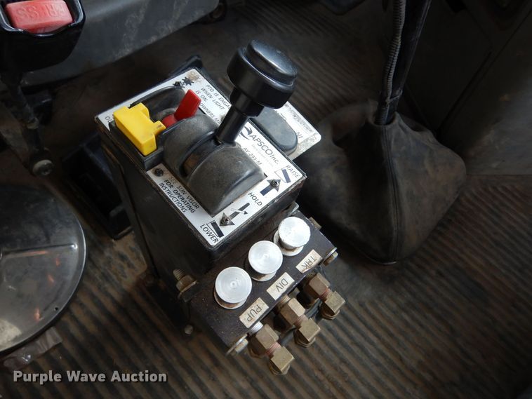 image for item DK1001 2005 Freightliner Century Class ST  dump truck