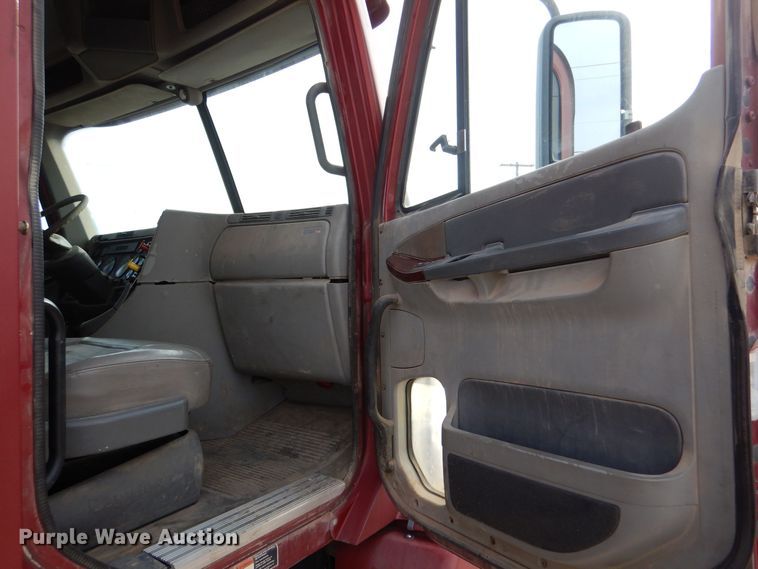 image for item DK1001 2005 Freightliner Century Class ST  dump truck