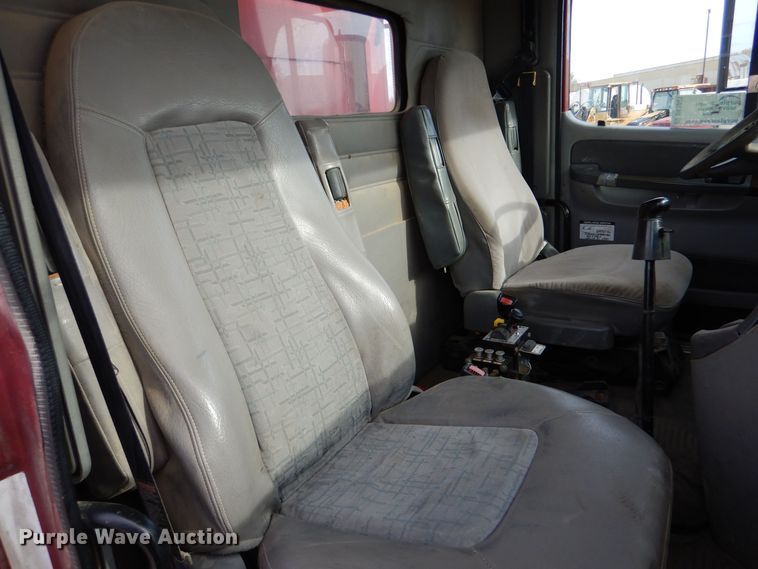 image for item DK1001 2005 Freightliner Century Class ST  dump truck