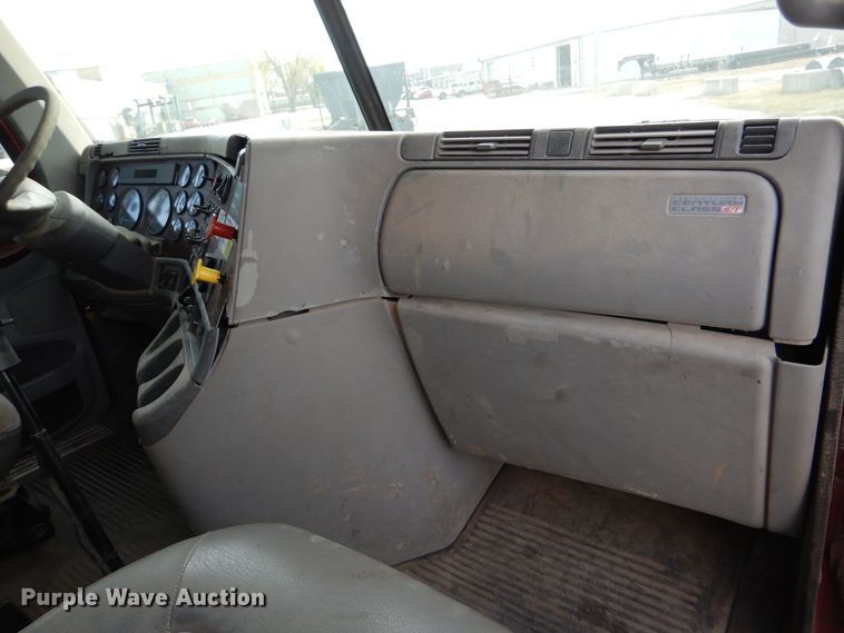 image for item DK1001 2005 Freightliner Century Class ST  dump truck