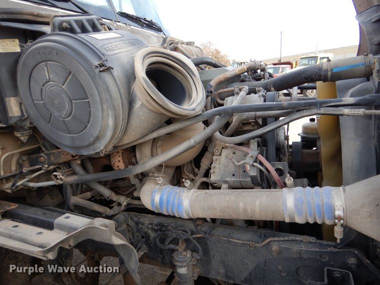 image for item DK1001 2005 Freightliner Century Class ST  dump truck