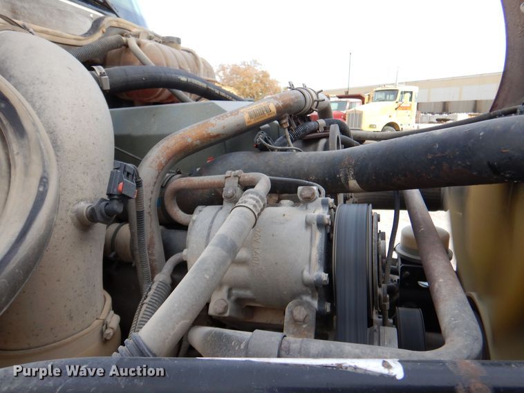 image for item DK1001 2005 Freightliner Century Class ST  dump truck