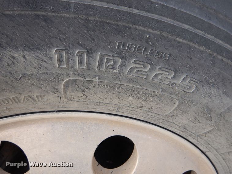 image for item DK1001 2005 Freightliner Century Class ST  dump truck