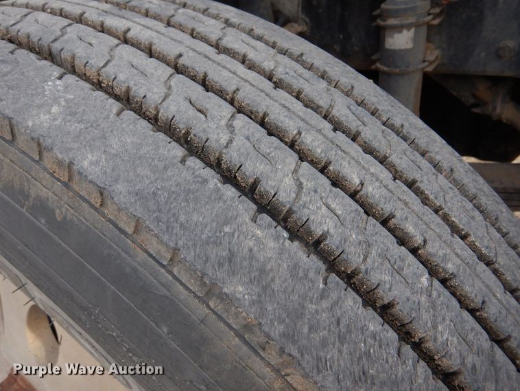 image for item DK1001 2005 Freightliner Century Class ST  dump truck