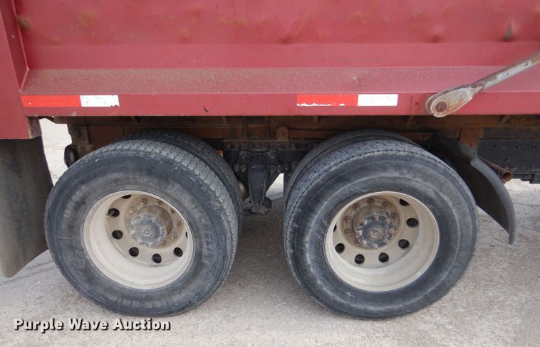 image for item DK1001 2005 Freightliner Century Class ST  dump truck