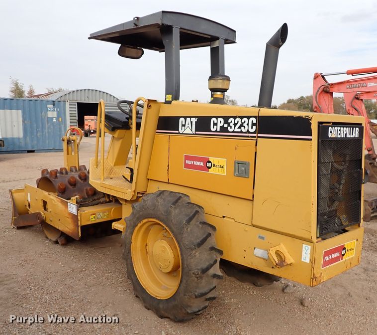 image for item DK1006 2006 Caterpillar CP-323C  single drum roller