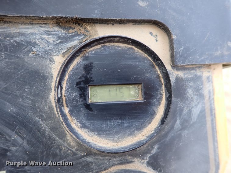 image for item DK1006 2006 Caterpillar CP-323C  single drum roller