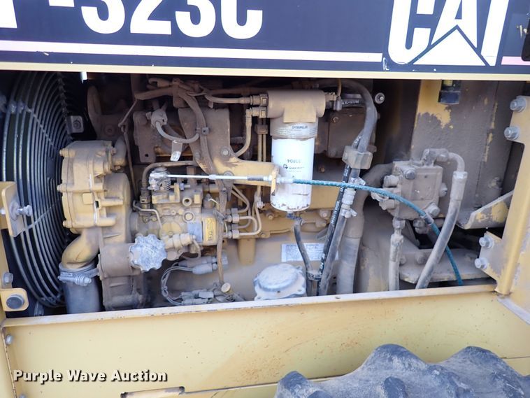 image for item DK1006 2006 Caterpillar CP-323C  single drum roller