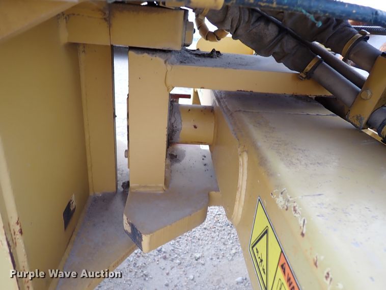 image for item DK1006 2006 Caterpillar CP-323C  single drum roller