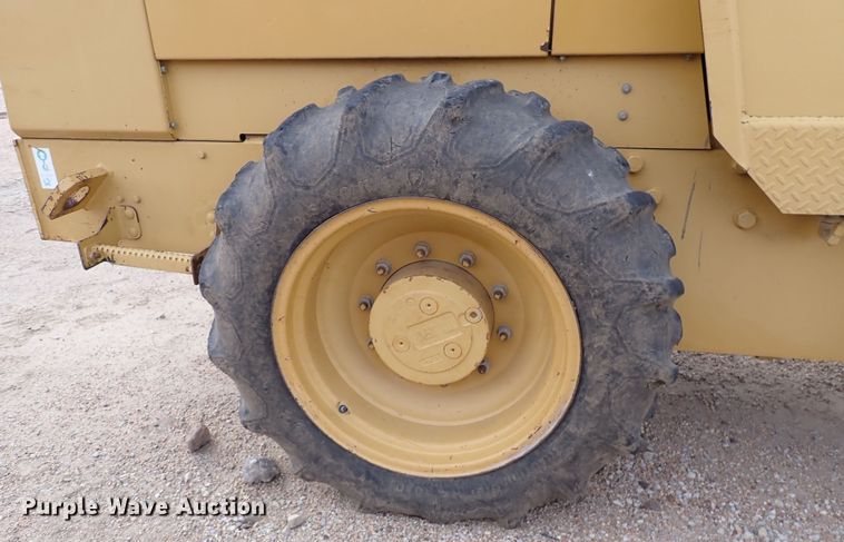 image for item DK1006 2006 Caterpillar CP-323C  single drum roller