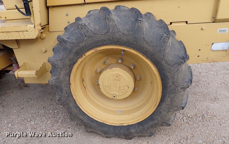 image for item DK1006 2006 Caterpillar CP-323C  single drum roller