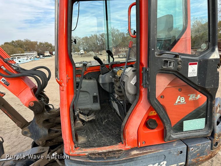 image for item DK1010 2008 Kubota KX121-3  mini excavator