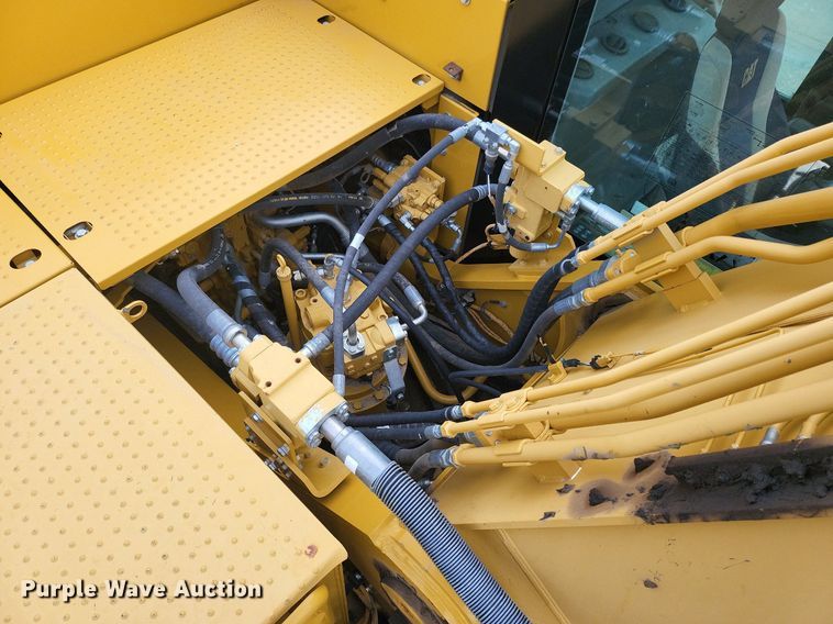 image for item DK1011 2015 Caterpillar 329F L  excavator